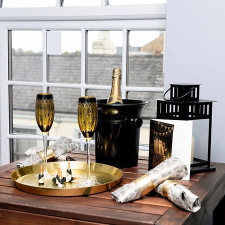 The Penthouse Gathering - Town Centre - Sleeps Up To 16 Wrexham Esterno foto