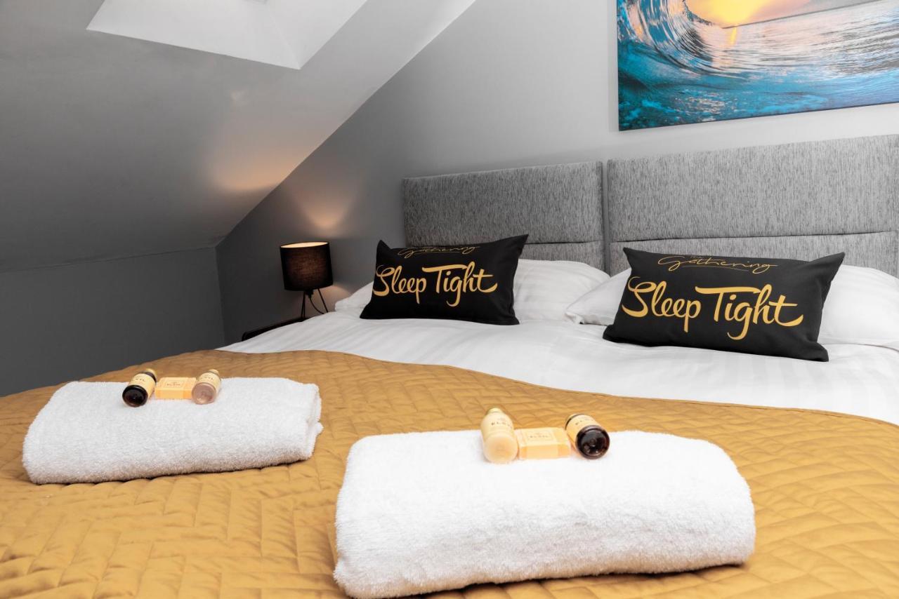 The Penthouse Gathering - Town Centre - Sleeps Up To 16 Wrexham Esterno foto