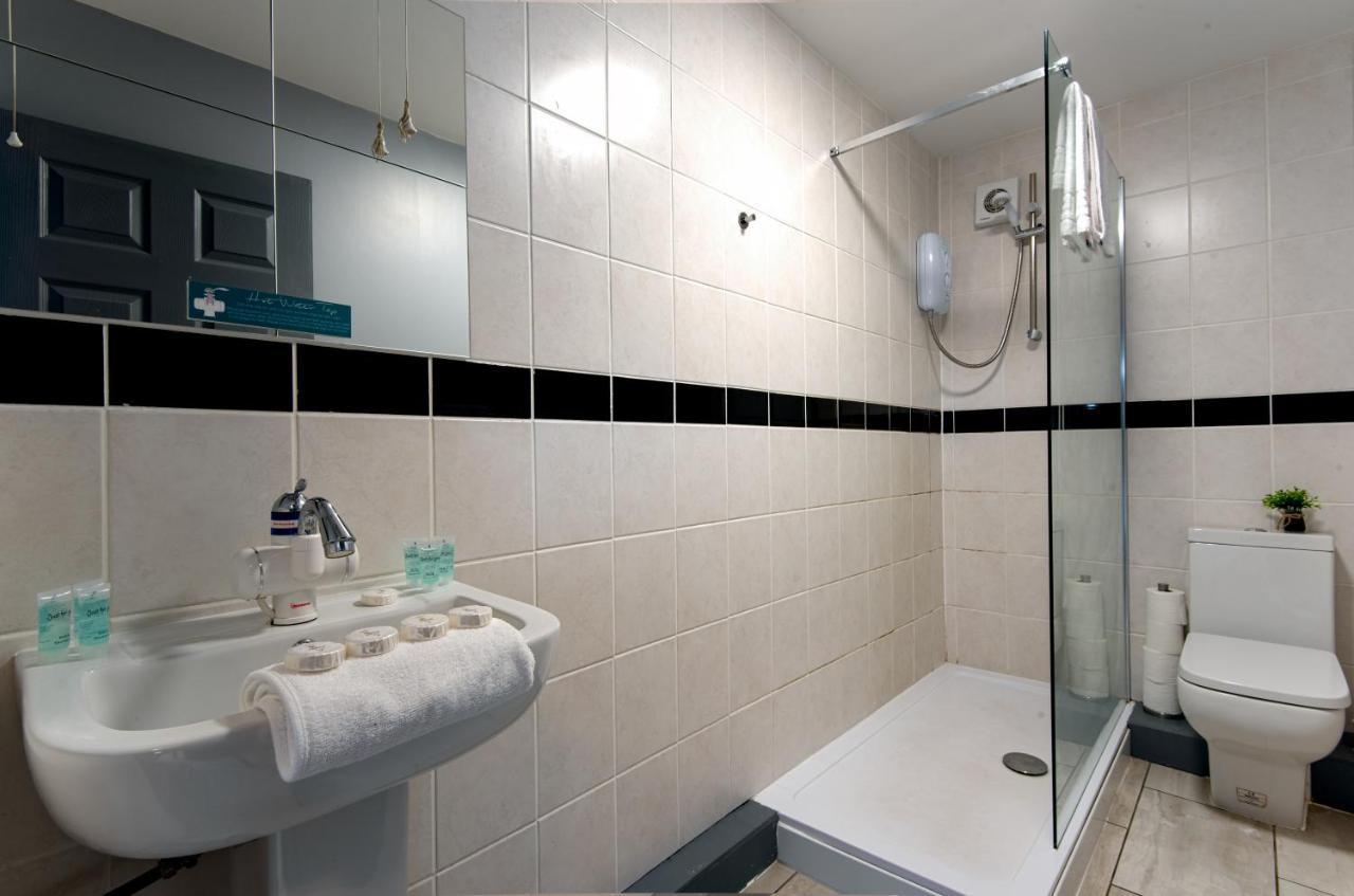 The Penthouse Gathering - Town Centre - Sleeps Up To 16 Wrexham Esterno foto