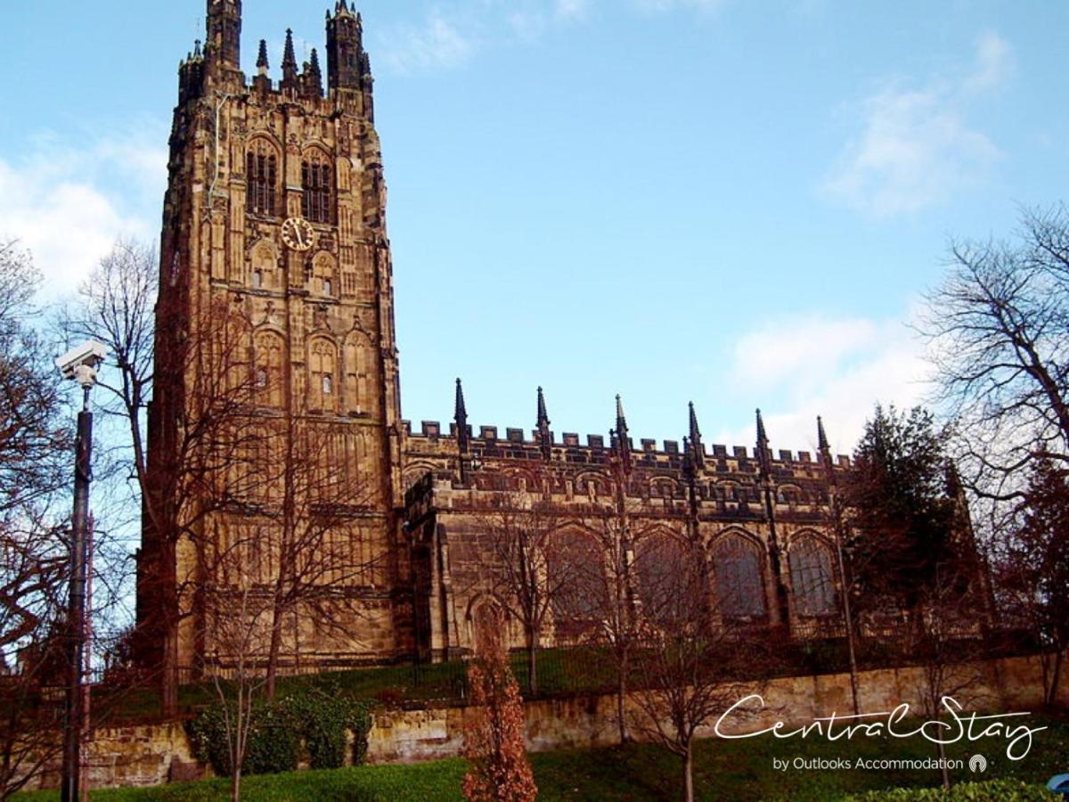 The Penthouse Gathering - Town Centre - Sleeps Up To 16 Wrexham Esterno foto